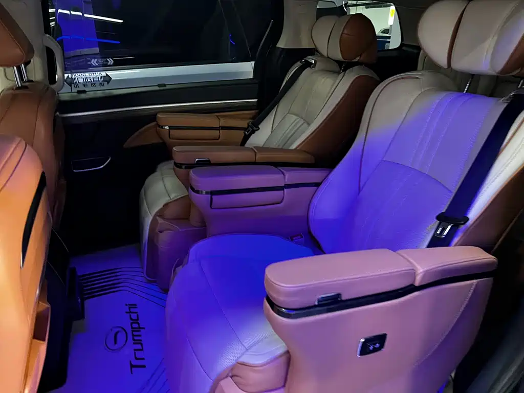GAC Motor Trumpchi M8 2021 — фото 12