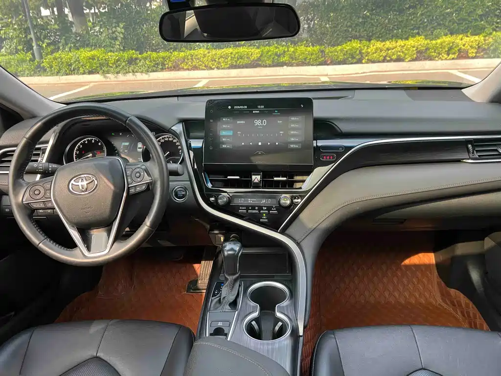 Toyota Camry 2022 — фото 11