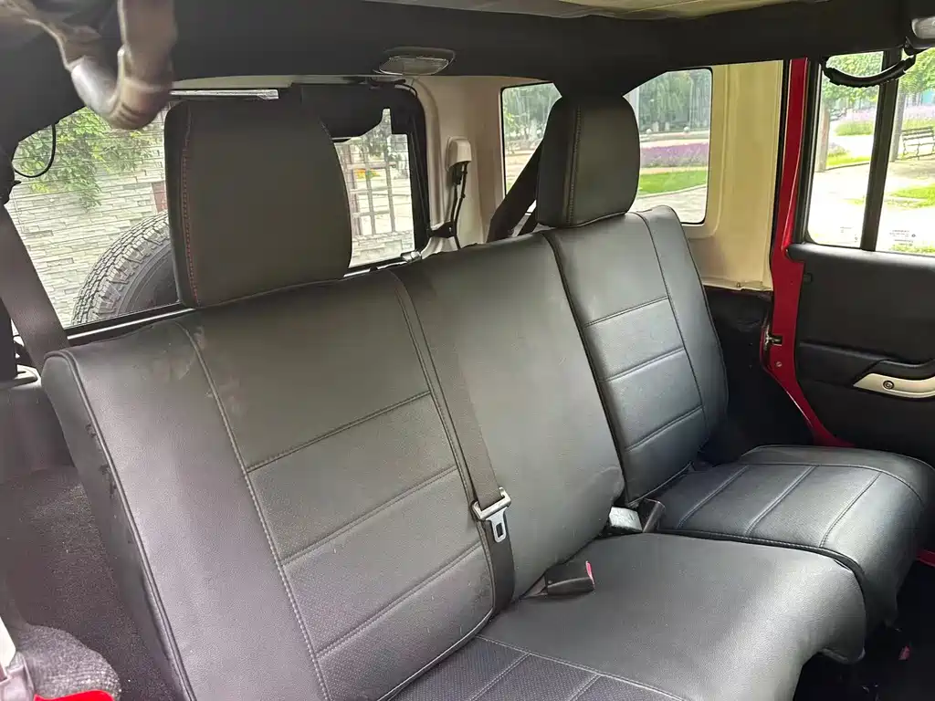 Jeep Wrangler 2014 — фото 14
