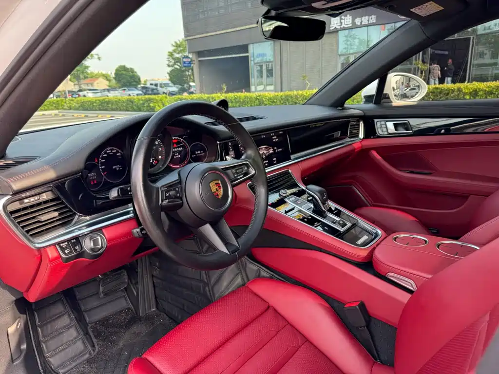 Porsche Panamera 2021