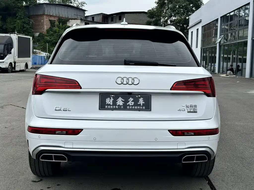 Audi Q5L 2024 — фото 10