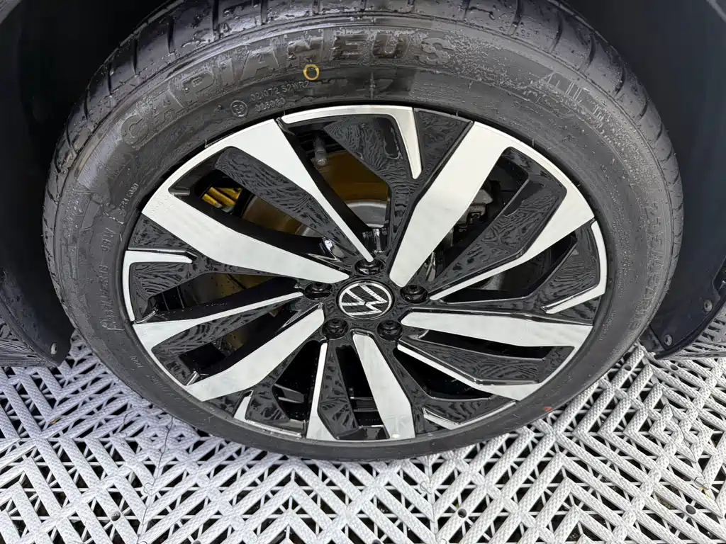 Volkswagen Passat 2023 — фото 10