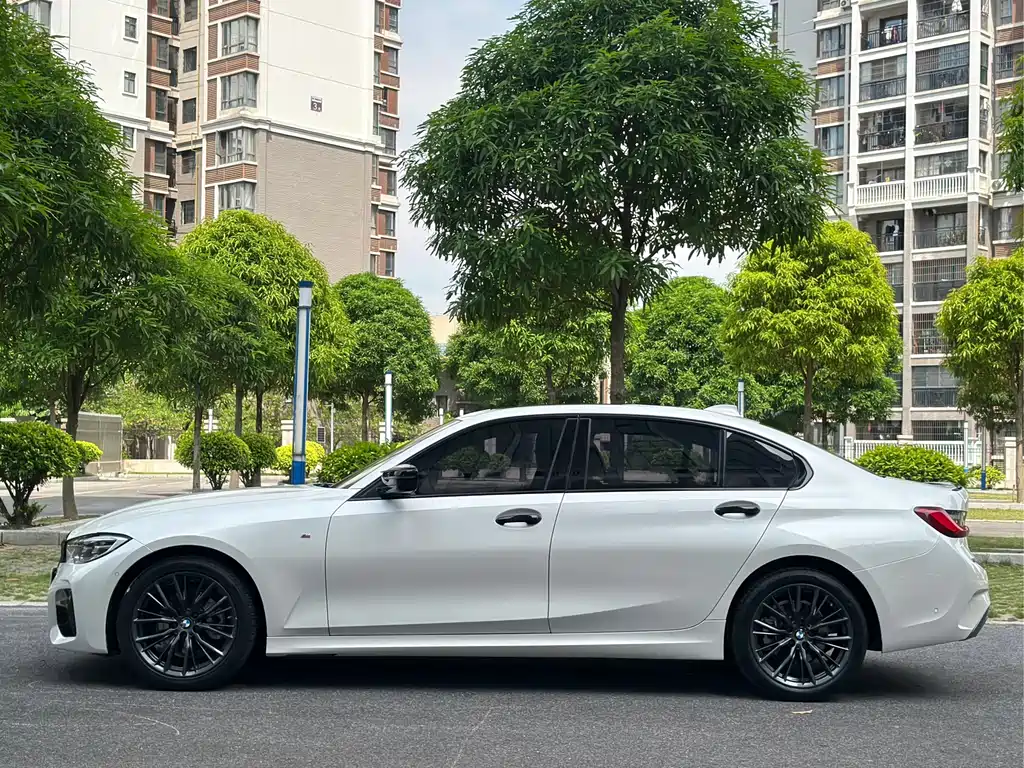 BMW 3 Series 2019 — фото 4