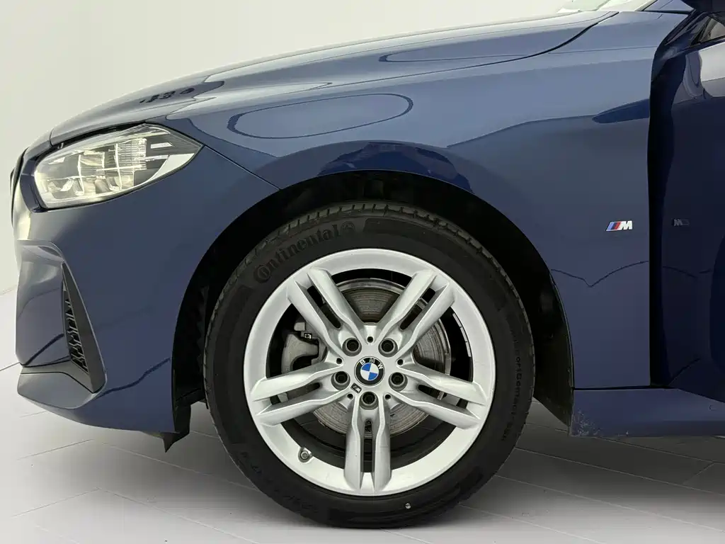 BMW 1 Series 2021 — фото 17