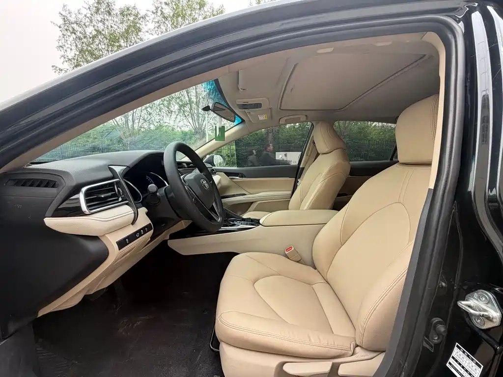 Toyota Camry 2020 — фото 10