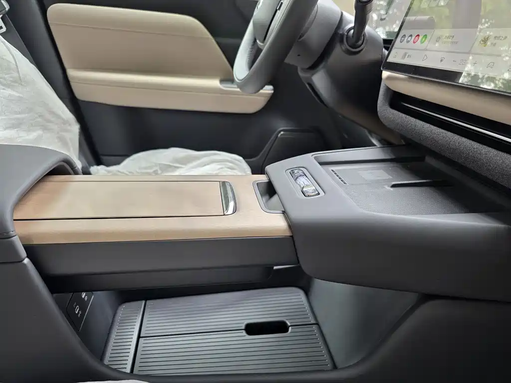 Volvo XC70 PHEV 2026 — фото 12