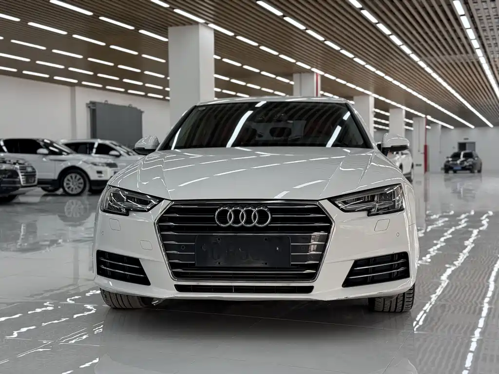 Audi A4L 2018 — фото 2