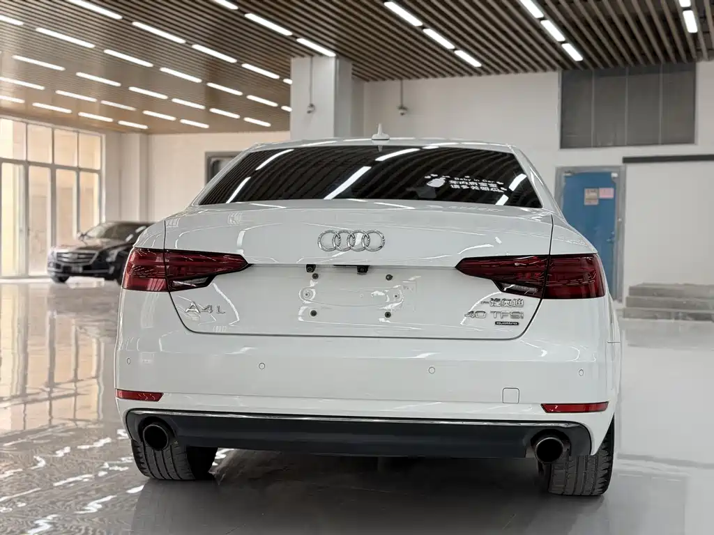 Audi A4L 2018 — фото 7