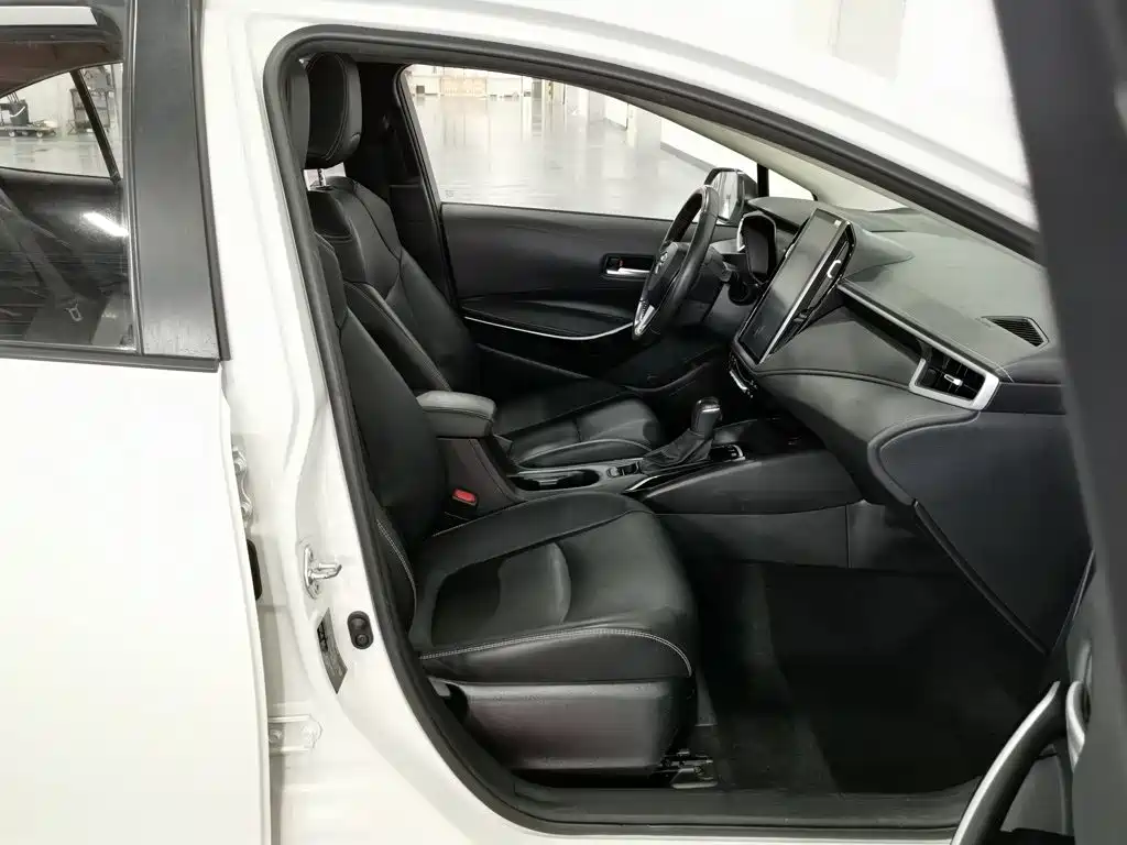 Toyota Corolla 2021 — фото 23