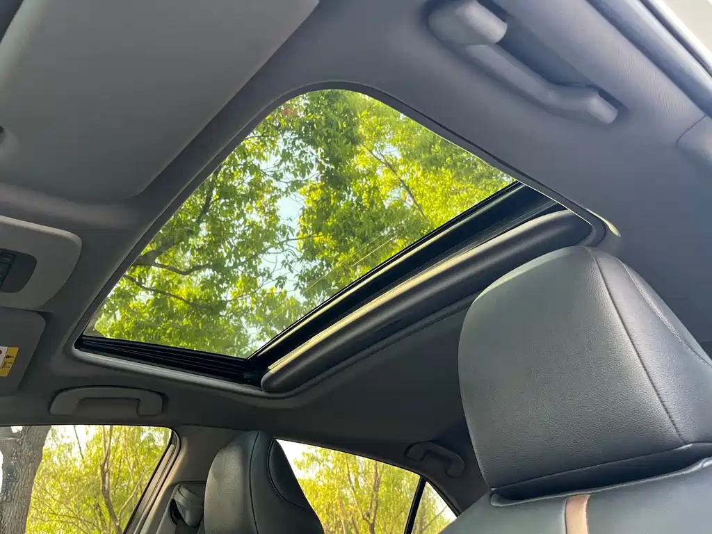 Toyota Camry 2020 — фото 10