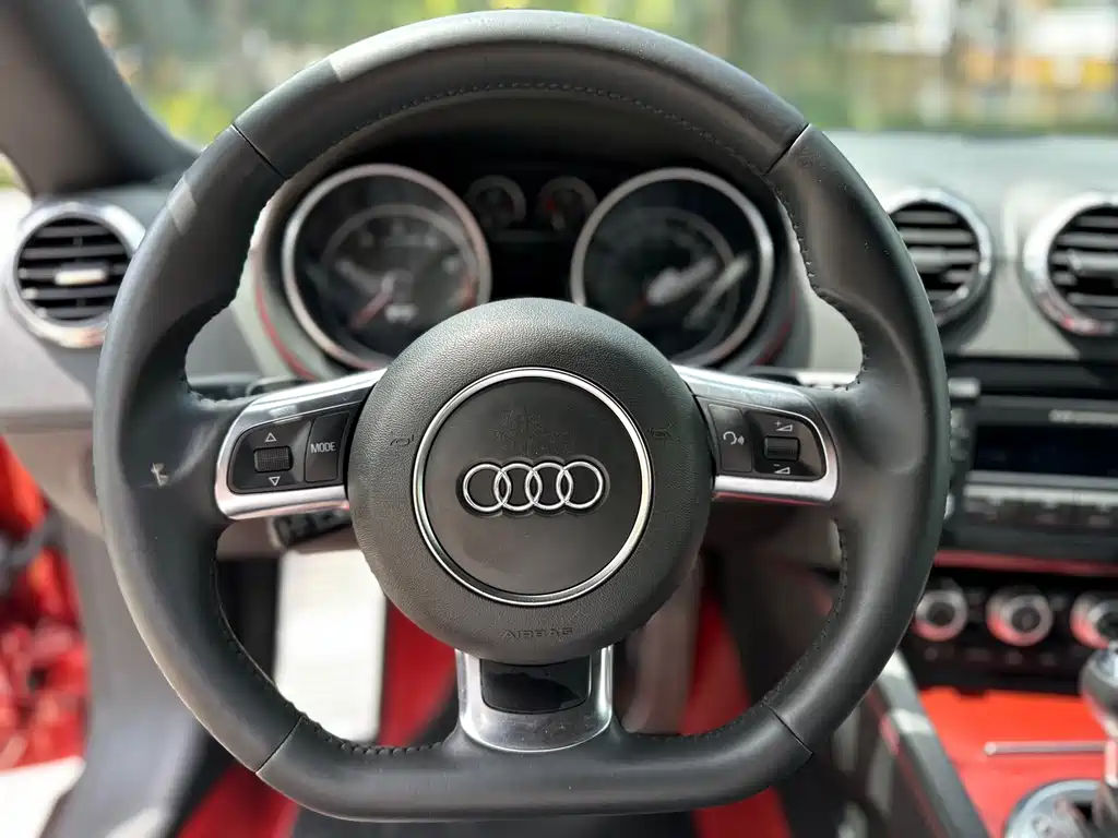 Audi TT 2013 — фото 10