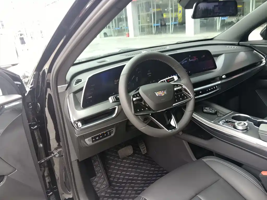 Cadillac XT5 2024 — фото 12