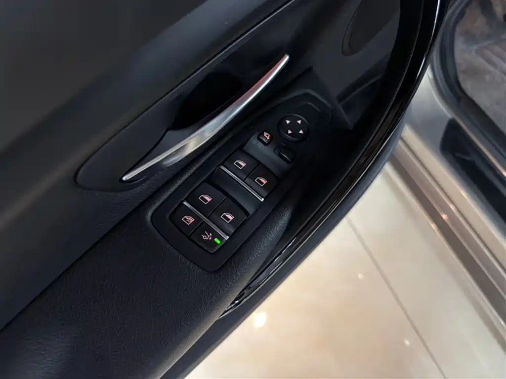 BMW 3 Series GT 2018 — фото 14