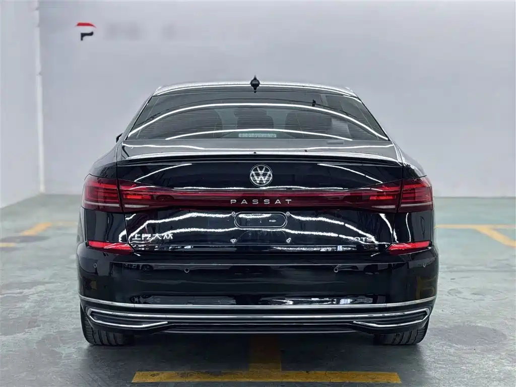 Volkswagen Passat 2023 — фото 13
