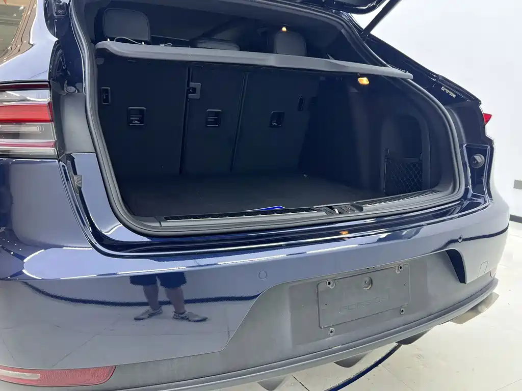 Porsche Macan 2019 — фото 24