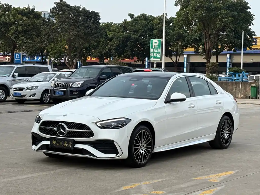 Mercedes-Benz C-Class 2025 — фото 1