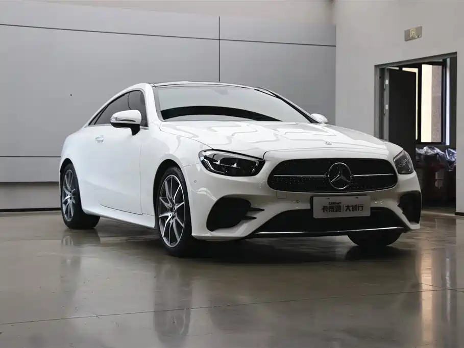 Mercedes-Benz E-Class 2022 — фото 31