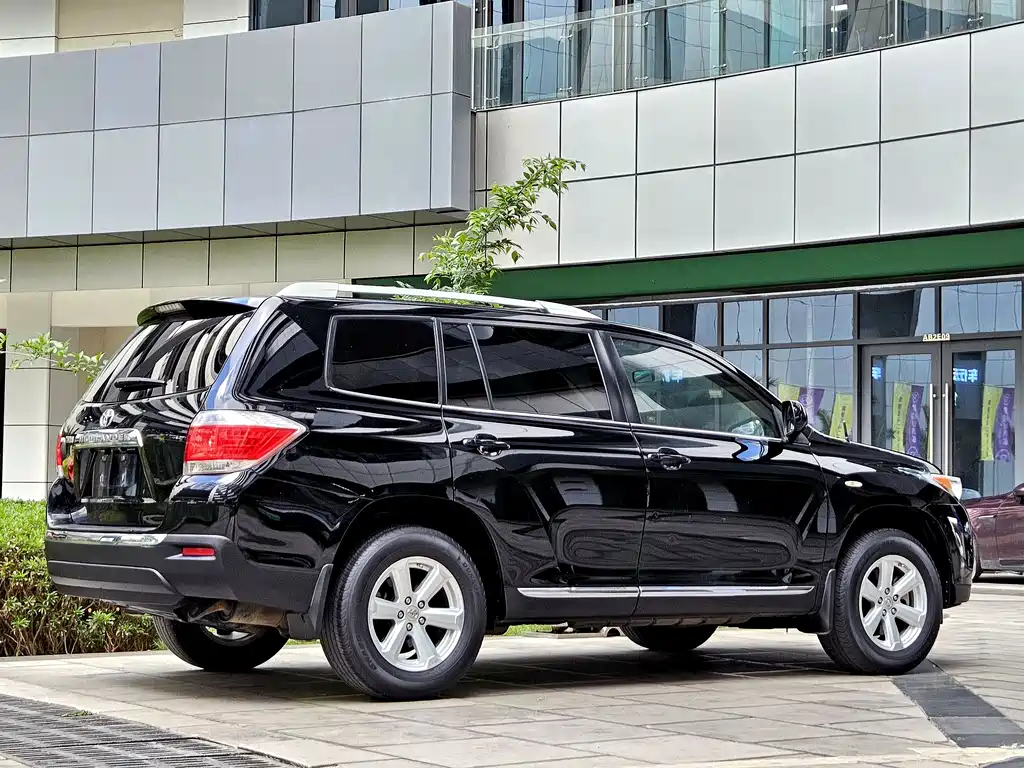 Toyota Highlander 2012 — фото 10