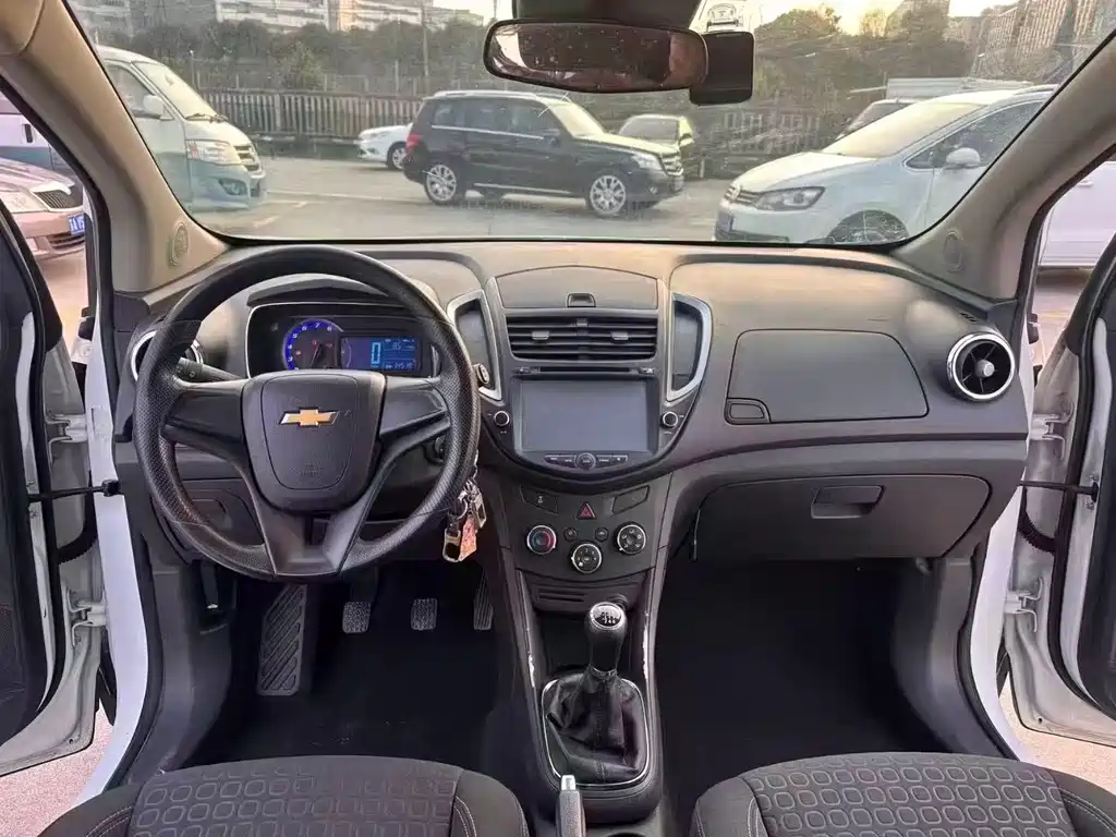 Chevrolet Trax 2015 — фото 6