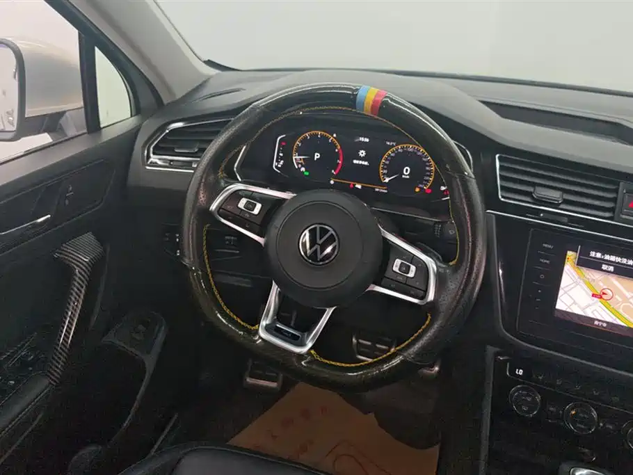Volkswagen Tiguan L 2021 — фото 15