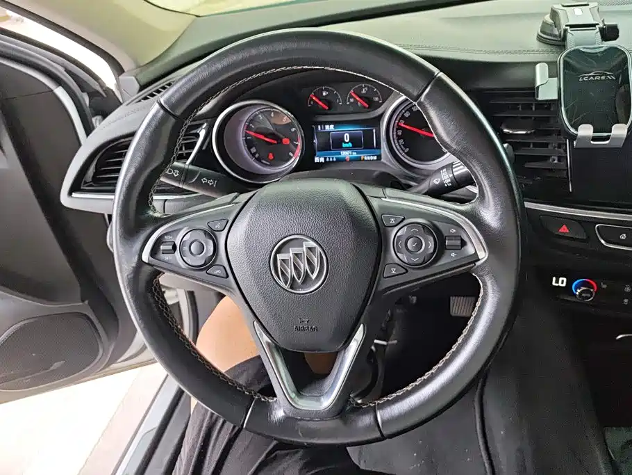 Buick Regal 2019 — фото 15
