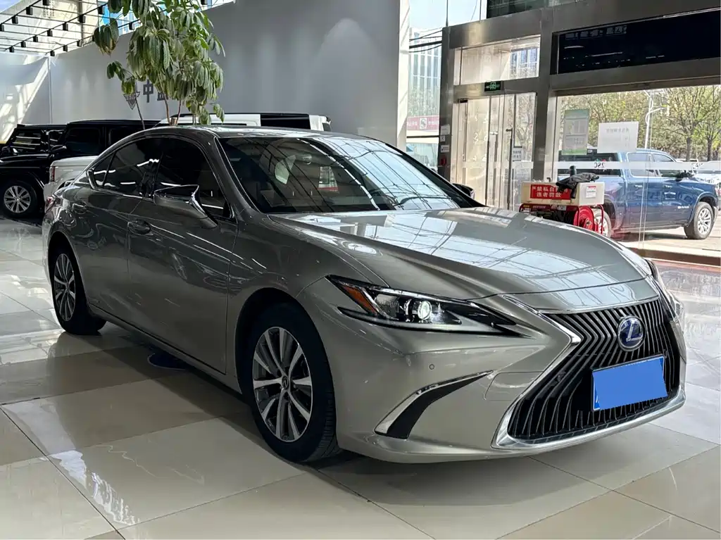 Lexus ES 2020 — фото 3