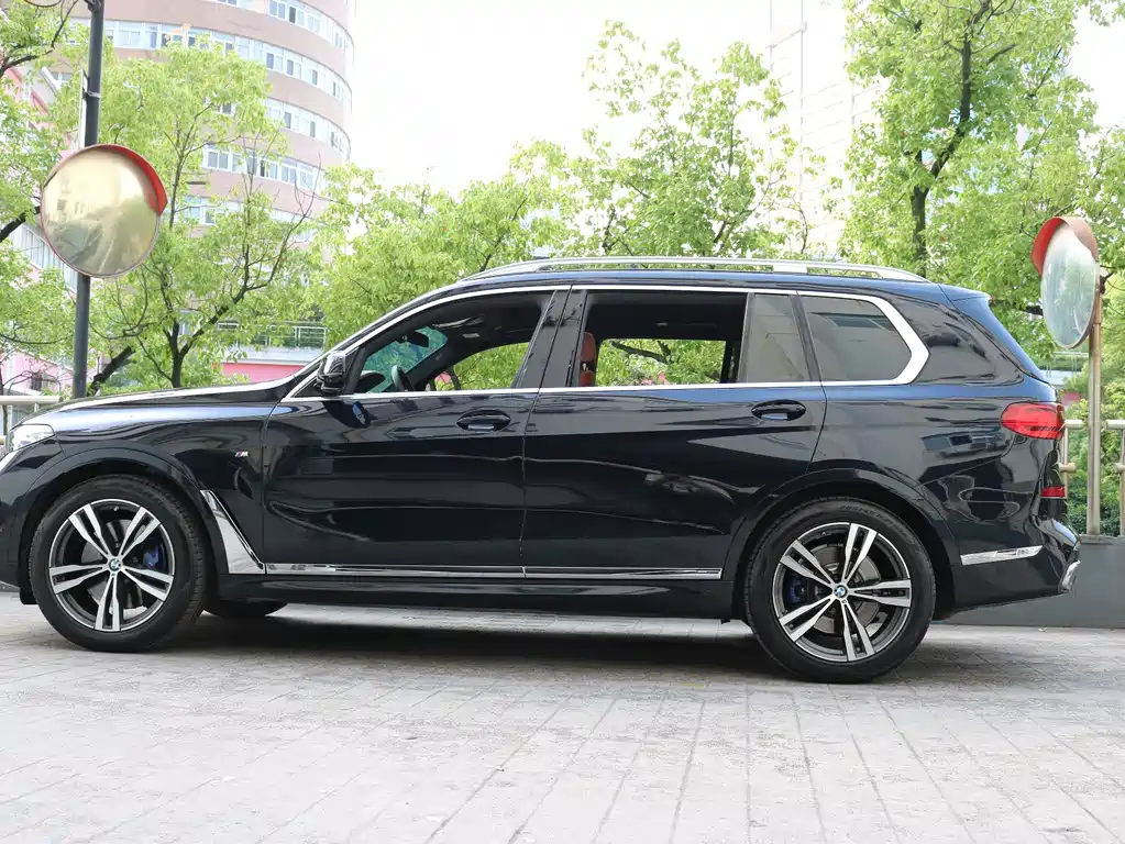 BMW X7 2021 — фото 2