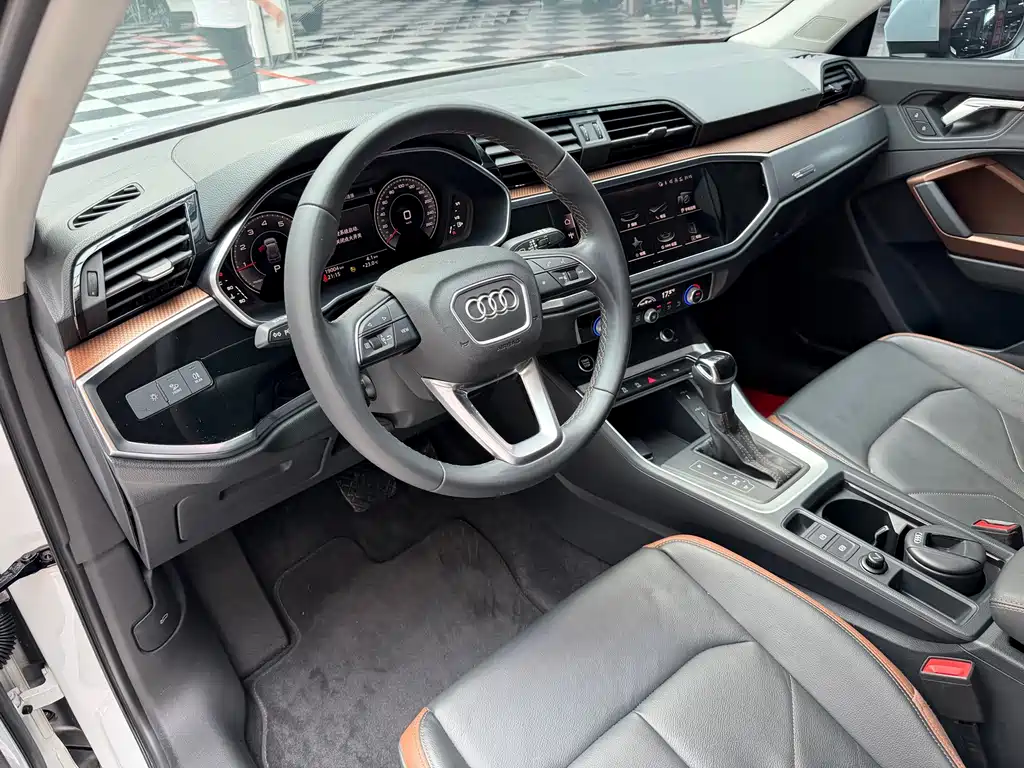 Audi Q3 2023 — фото 11