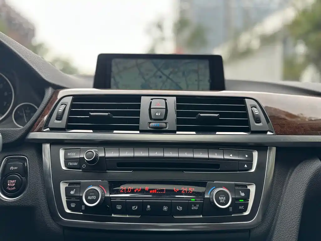 BMW 3 Series 2015 — фото 21