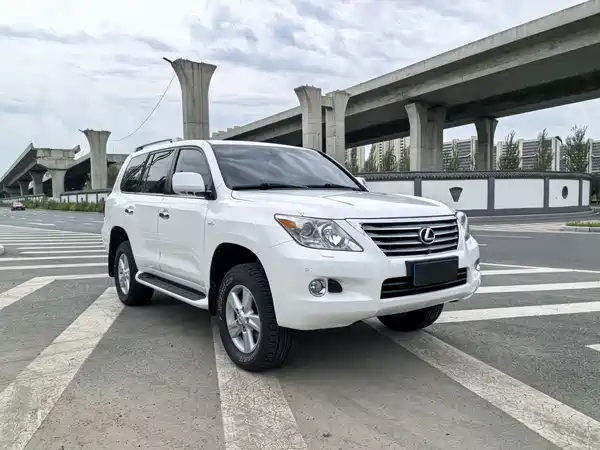 Lexus LX 2009