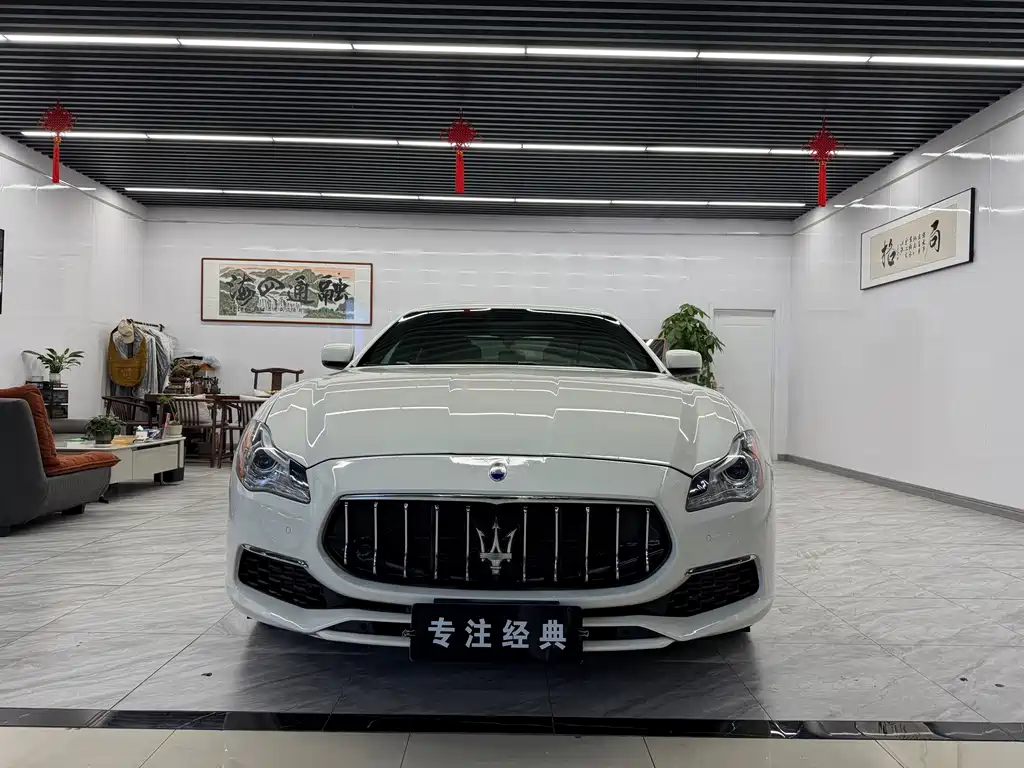 Maserati Quattroporte 2013