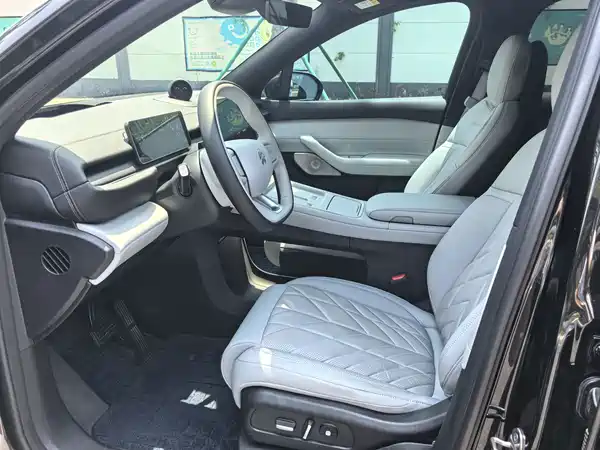 NIO ES6 2025