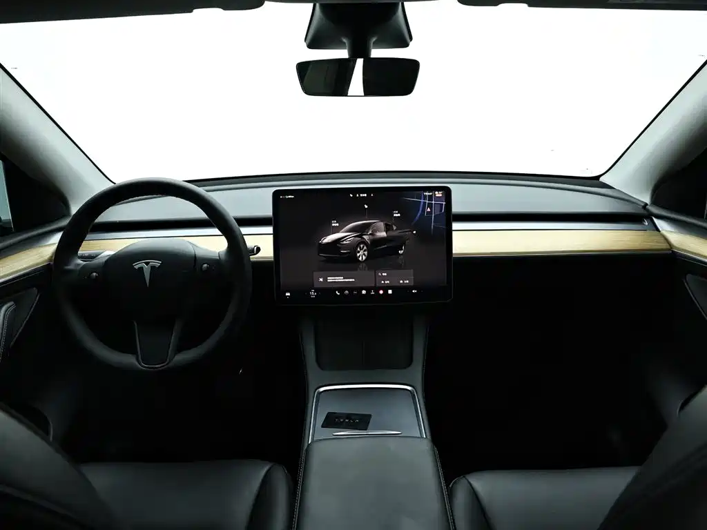 Tesla Model Y 2022 — фото 17