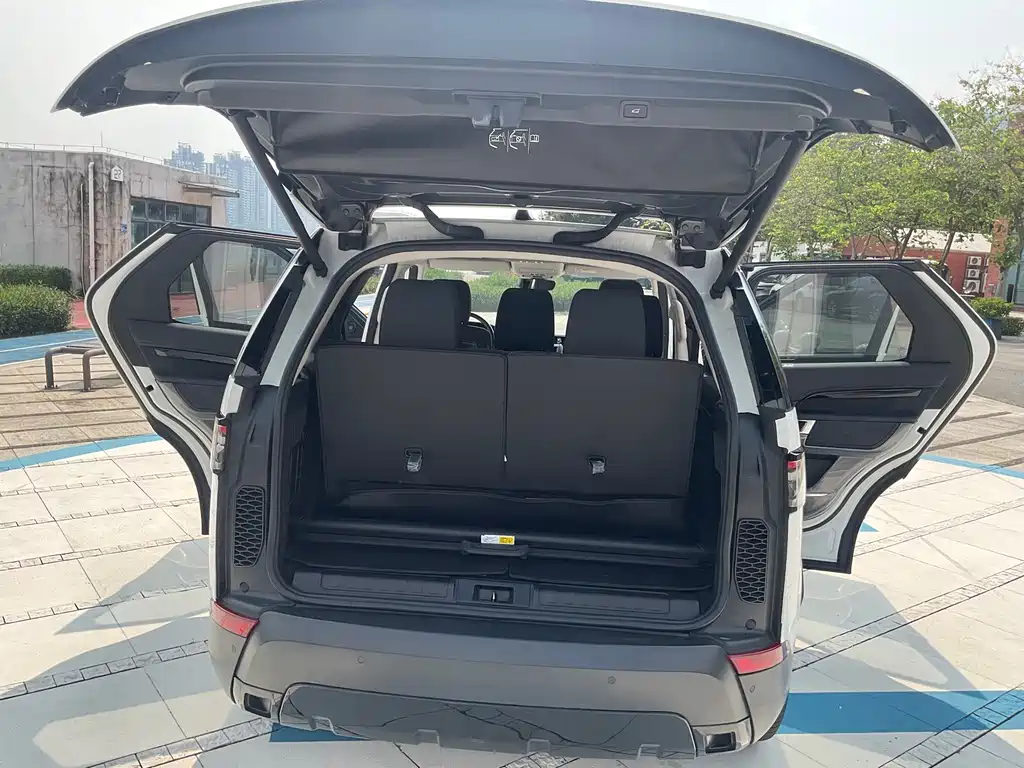 Land Rover Discovery 2020 — фото 17