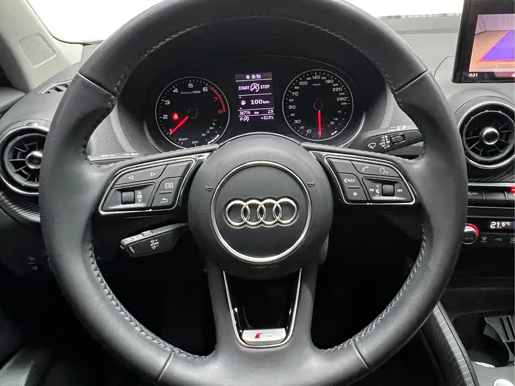 Audi Q2L 2021 — фото 13