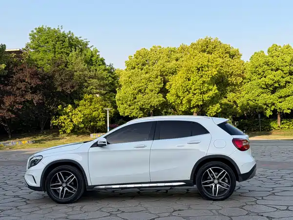 Mercedes-Benz GLA 2016