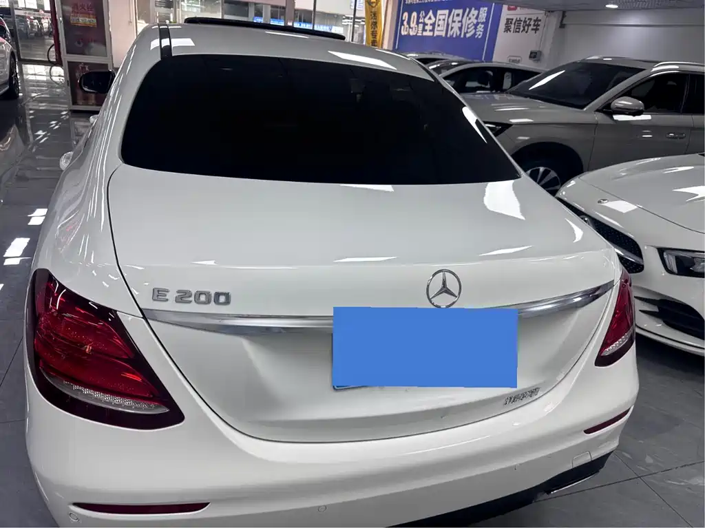 Mercedes-Benz E-Class 2016 — фото 12