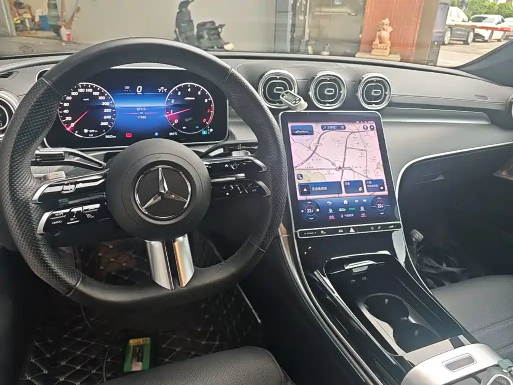Mercedes-Benz C-Class 2023 — фото 10