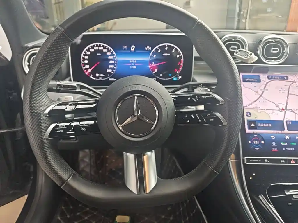Mercedes-Benz C-Class 2023 — фото 11