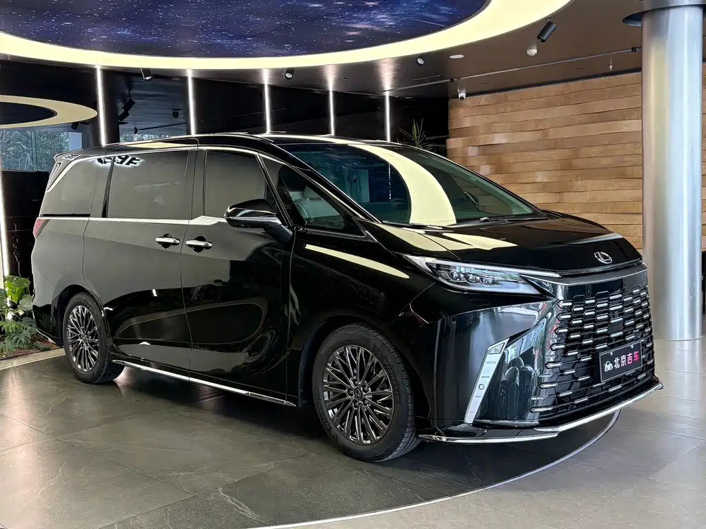 Lexus LM 2026