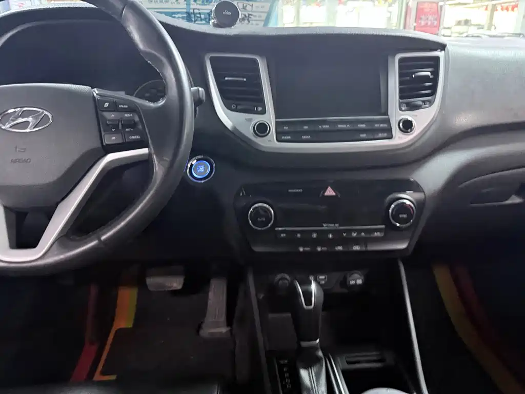 Hyundai Tucson 2018 — фото 15