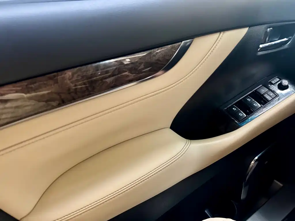 Toyota Alphard 2020 — фото 12