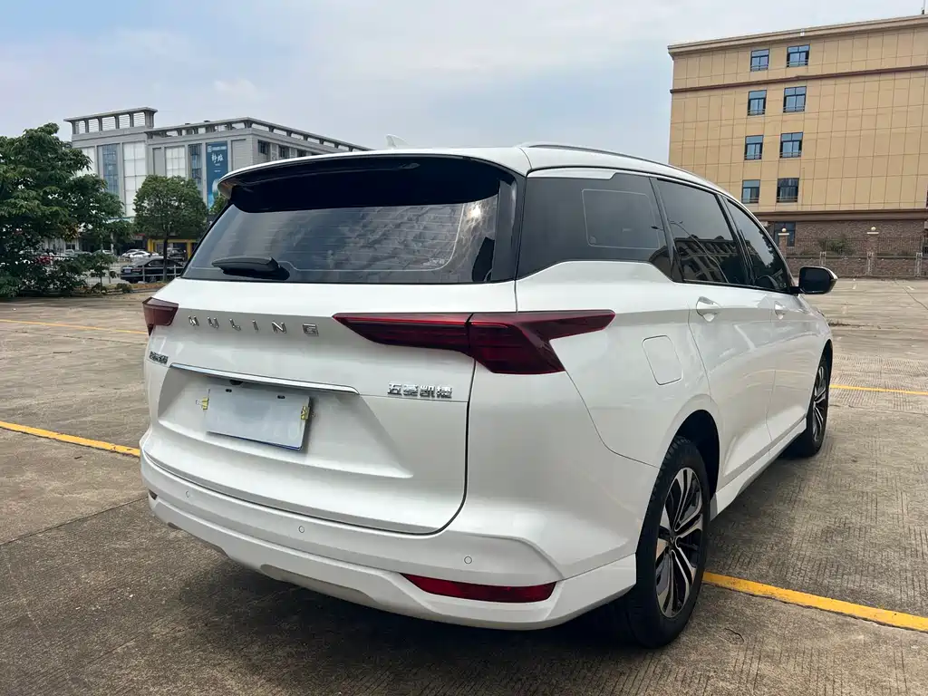 Wuling Victory 2022 — фото 13
