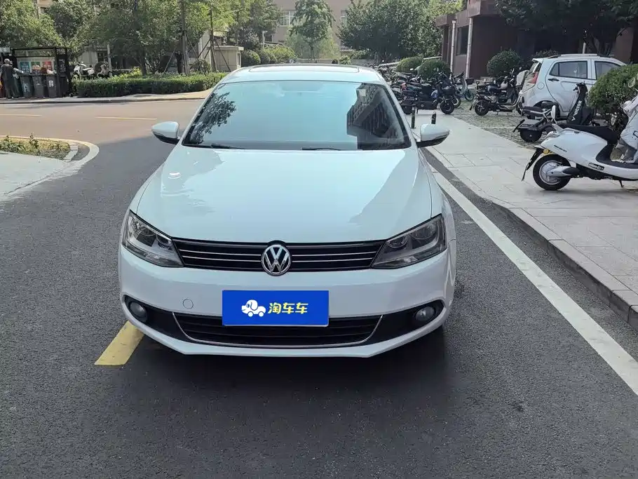 Volkswagen Sagitar 2014