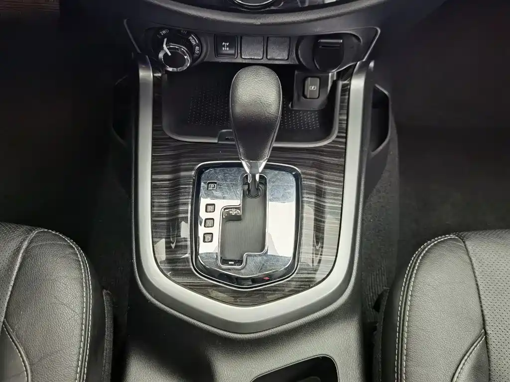 Nissan Terra 2020 — фото 13