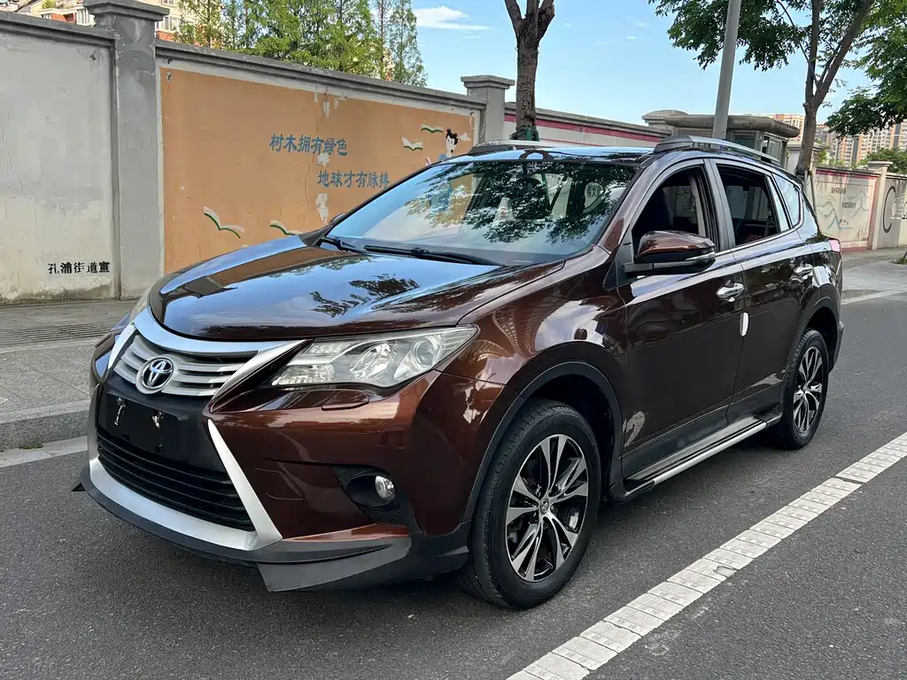 Toyota RAV4 2015