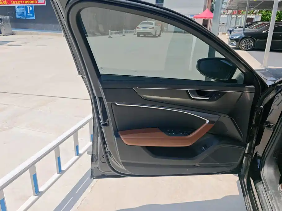 Audi A6L 2022