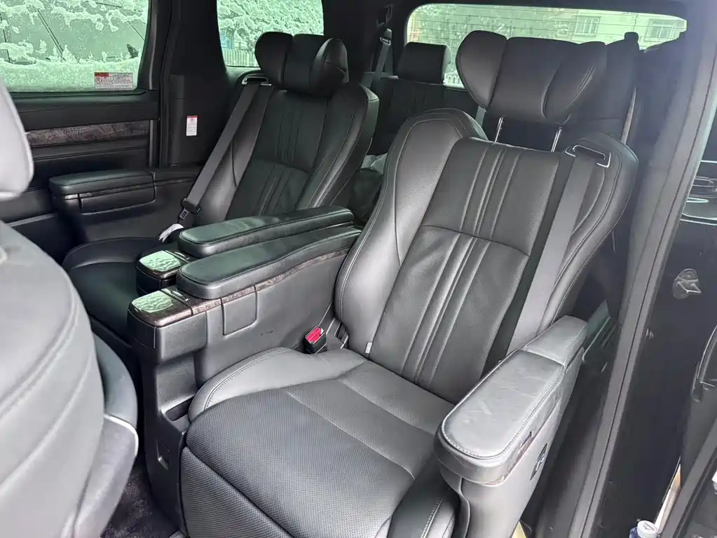 Toyota Alphard 2022 — фото 6