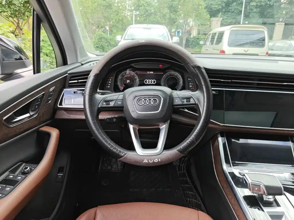 Audi Q7 2022 — фото 11