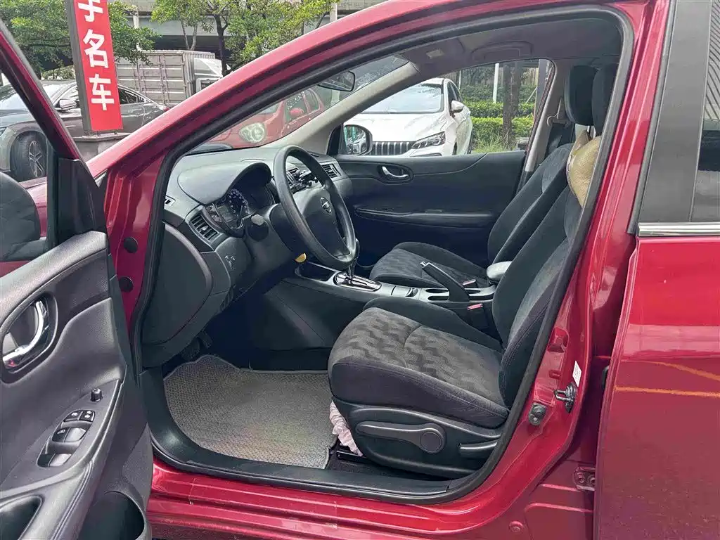 Nissan Tiida 2014